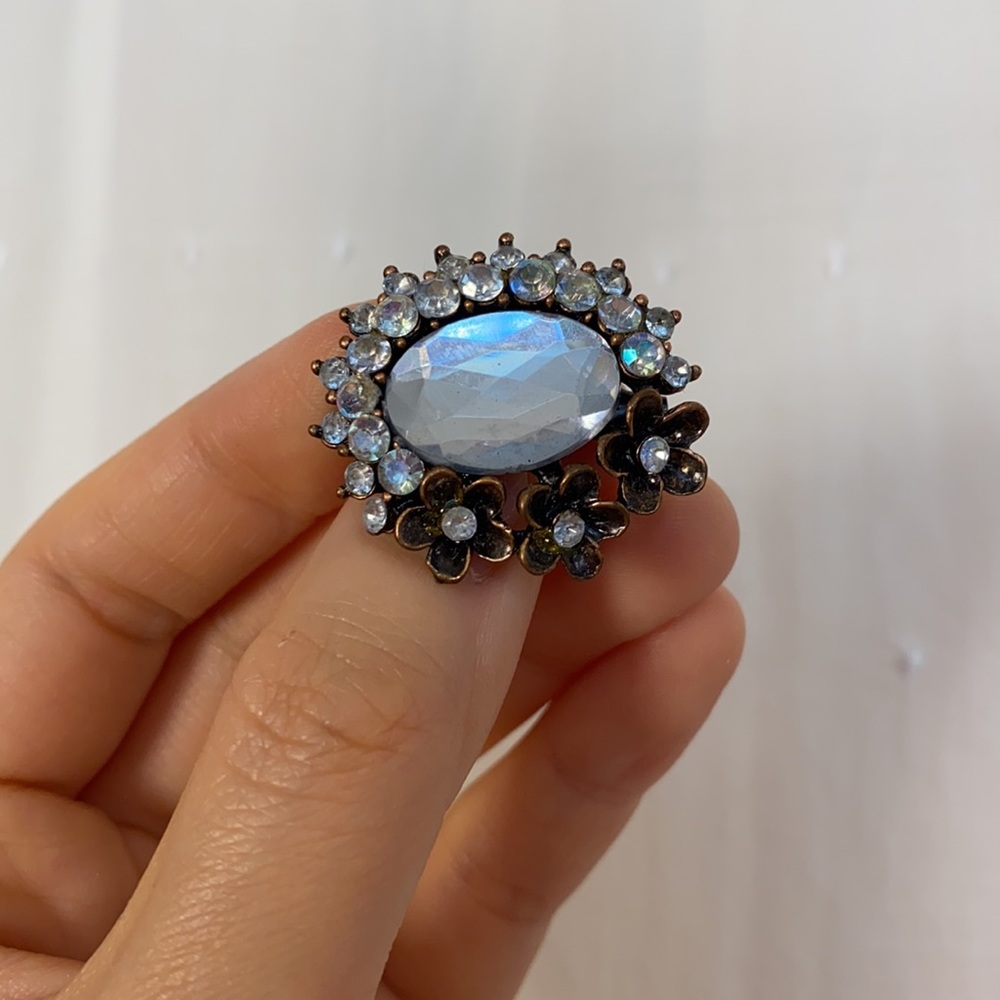 💛BOGO💛 Brooch Pins - Picture 4 of 10